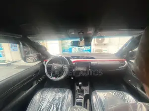 Toyota Hilux 2024 Black