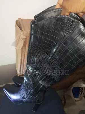 Prettylittlething Female Boot