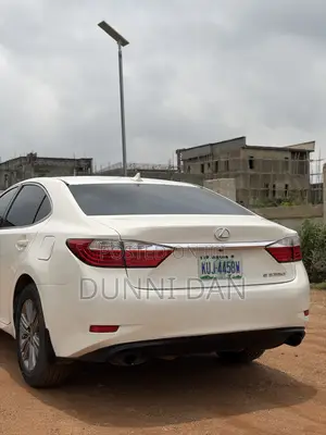 Lexus ES 350 FWD 2013 White