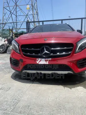 Mercedes-Benz GLA 250 2018 Red