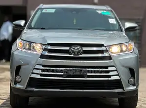 Toyota Highlander 2018 Silver