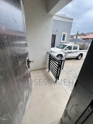 4bdrm Townhouse / Terrace in Wuye for rent
