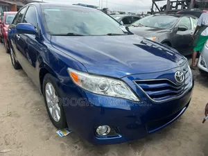 Toyota Camry LE V6 4dr Sedan (3.5L 6cyl 6A) 2011 Blue