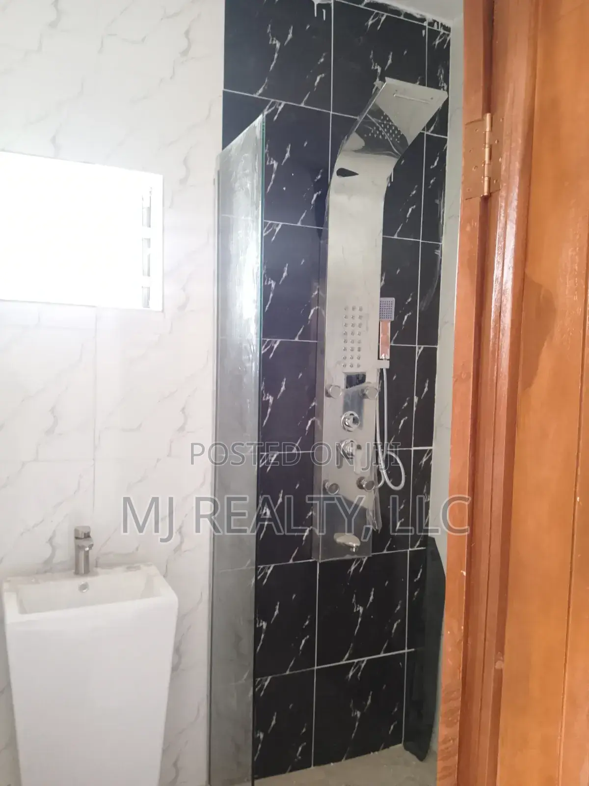 5bdrm Duplex in Phase 2 for sale