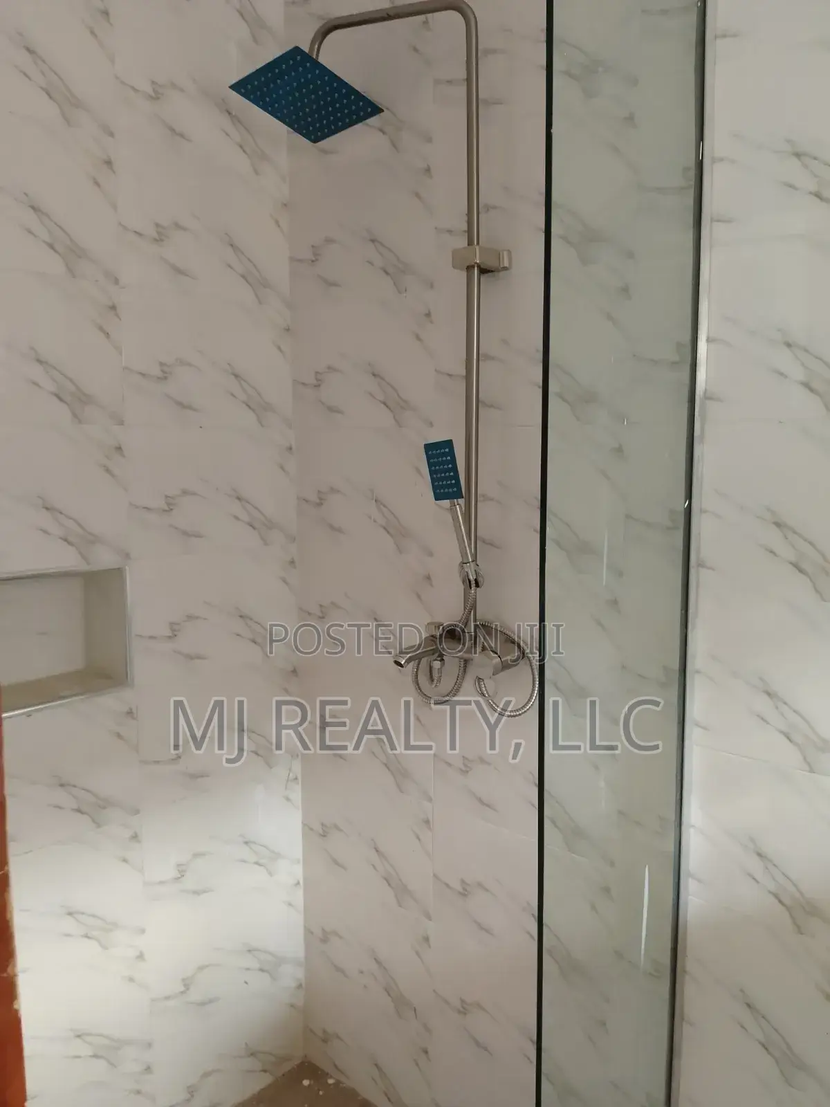 5bdrm Duplex in Phase 2 for sale