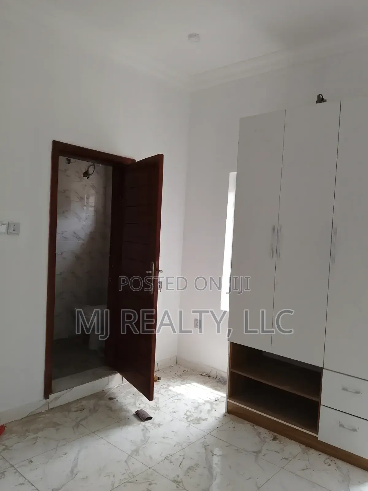 5bdrm Duplex in Phase 2 for sale