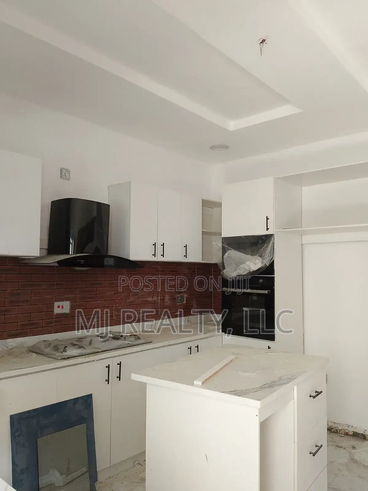 5bdrm Duplex in Phase 2 for sale