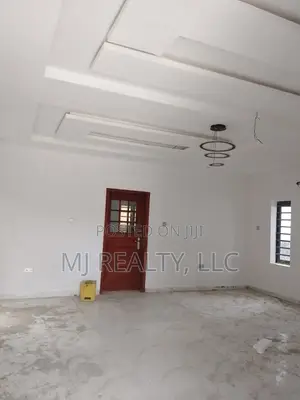5bdrm Duplex in Phase 2 for sale