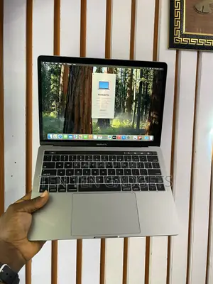 Laptop Apple MacBook Pro 2019 16GB Intel Core i7 SSD 512GB