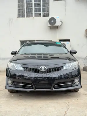 Toyota Camry SE 4dr Sedan (3.5L 6cyl 6A) 2014 Black