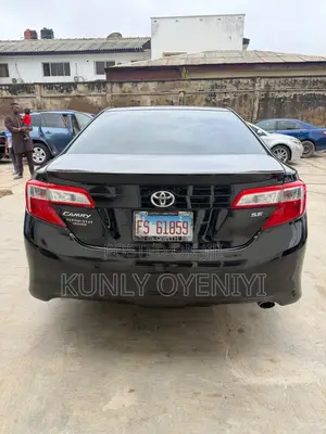 Toyota Camry SE 4dr Sedan (3.5L 6cyl 6A) 2014 Black