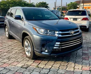 Toyota Highlander Limited 2019 Gray