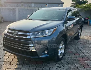 Toyota Highlander Limited 2019 Gray