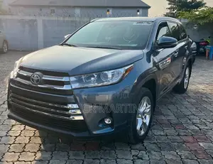 Toyota Highlander Limited 2019 Gray