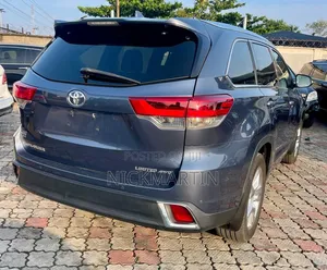 Toyota Highlander Limited 2019 Gray