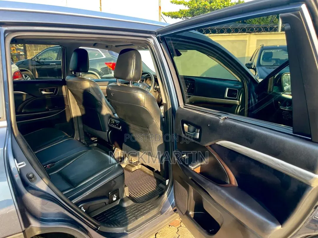 Toyota Highlander Limited 2019 Gray