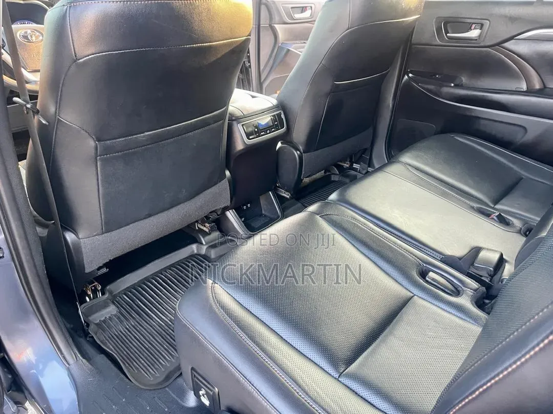 Toyota Highlander Limited 2019 Gray