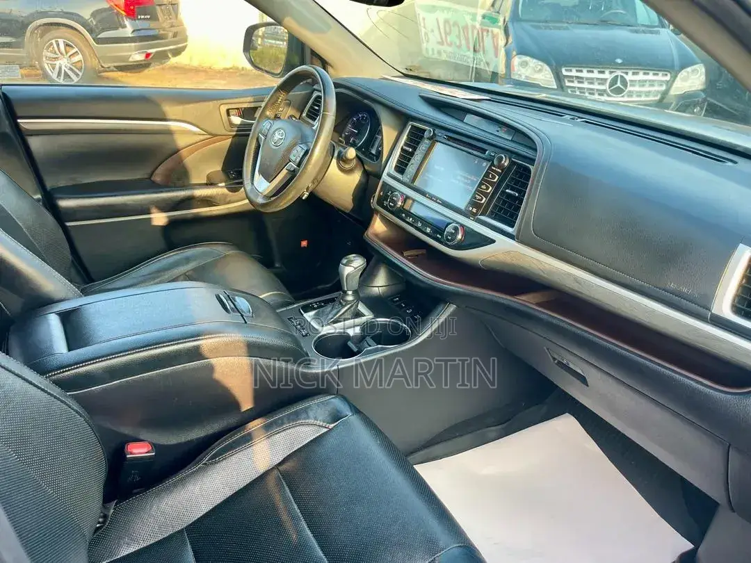 Toyota Highlander Limited 2019 Gray