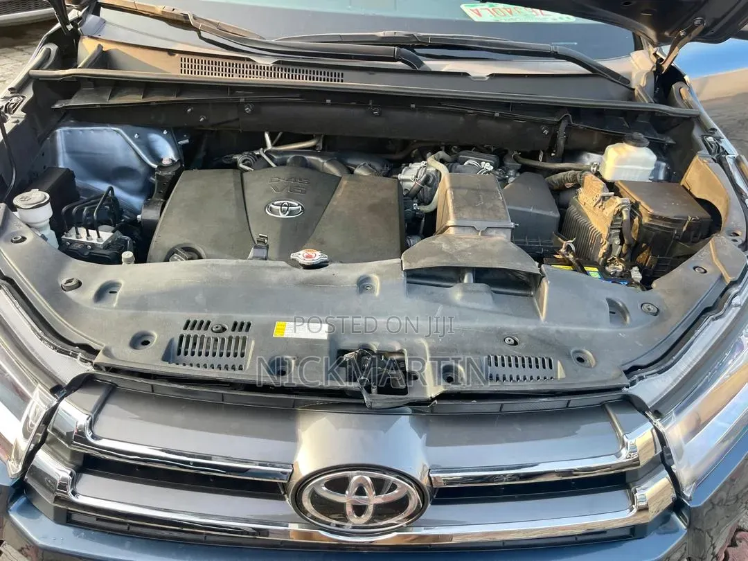 Toyota Highlander Limited 2019 Gray