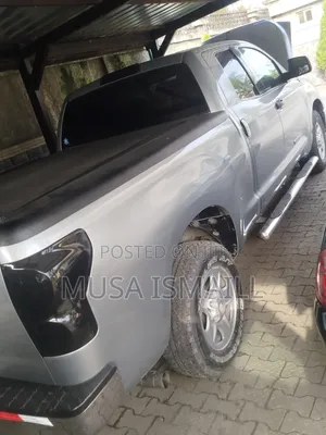 Toyota Tundra 2010 Silver