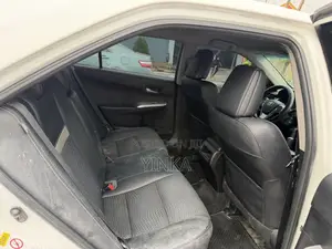 Toyota Camry SE 4dr Sedan (2.5L 4cyl 6A) 2014 White