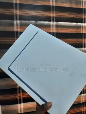 New Laptop Apple MacBook Air 16GB Apple M4 SSD 256GB