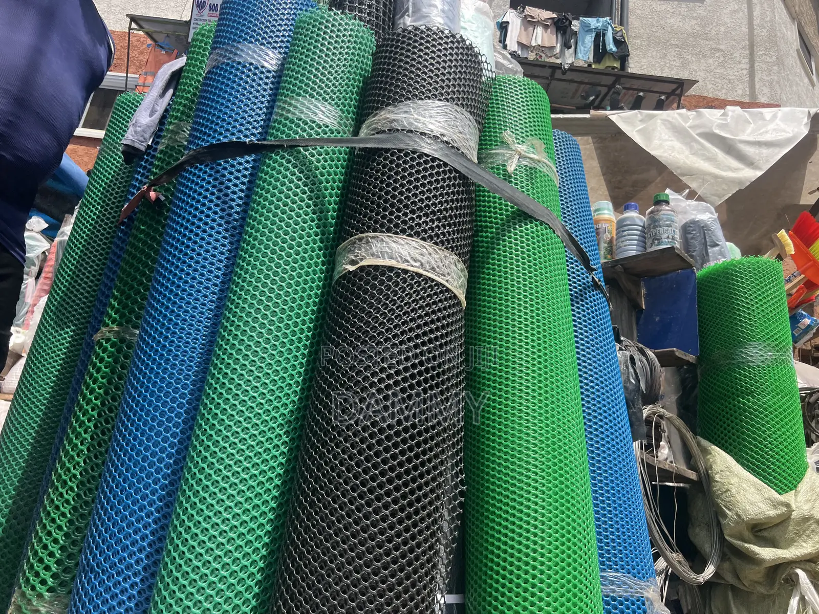 Heavy-Duty Plastic Mesh Wire