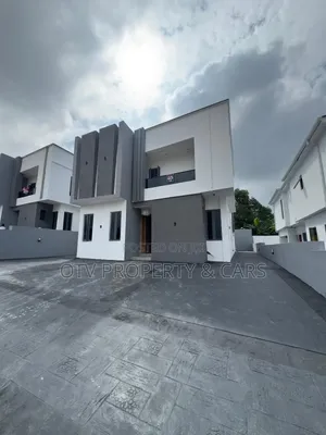 4bdrm Duplex in Jericho for sale