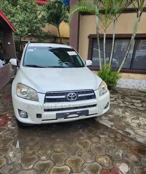 Toyota RAV4 2.5 Limited 4x4 2010 White
