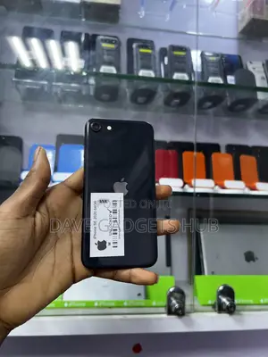 Apple iPhone SE (2020) 64 GB Black