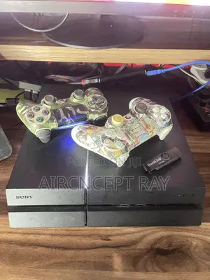 Play Station 4