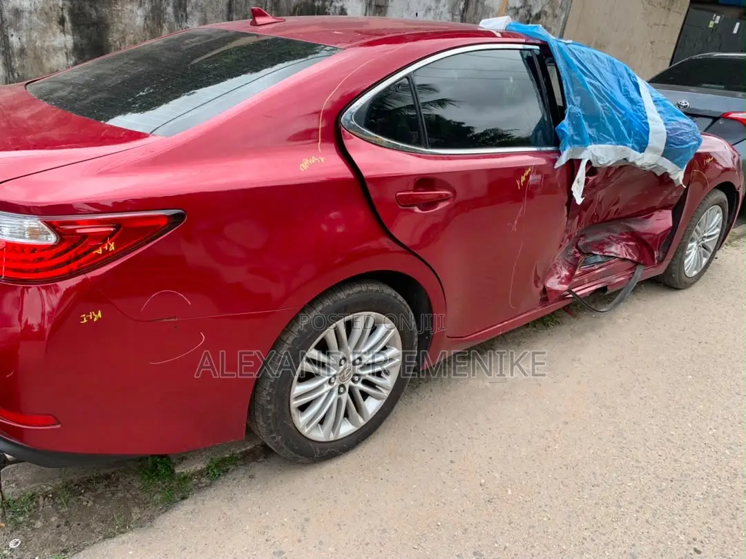 Lexus ES 2013 Red
