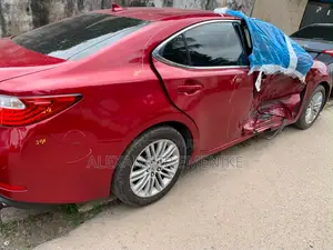 Lexus ES 2013 Red