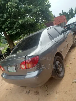 Toyota Corolla 2005 Gray