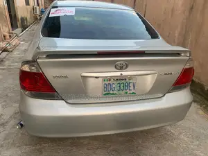 Toyota Camry LE 4dr Sedan (2.4L 4cyl 4A) 2004 Silver