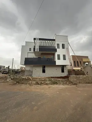 5bdrm Duplex in Carlton Gate Estate, Akobo for sale