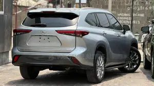 Toyota Highlander Limited 2021 Silver