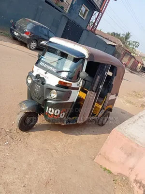 Bajaj RE 2019 Green