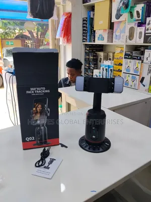 Q02 360' Auto Face Tracking With Lights