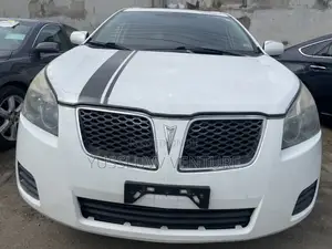 Pontiac Vibe 2009 White