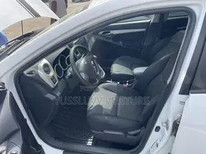 Pontiac Vibe 2009 White