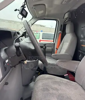 Ford E-150 Van 2011 White