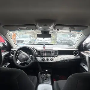 Toyota RAV4 LE FWD (2.5L 4cyl 6A) 2017 Blue