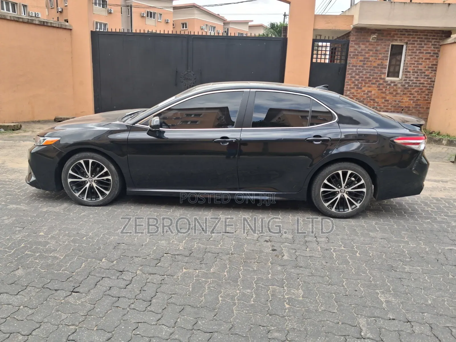 Toyota Camry 2019 Black