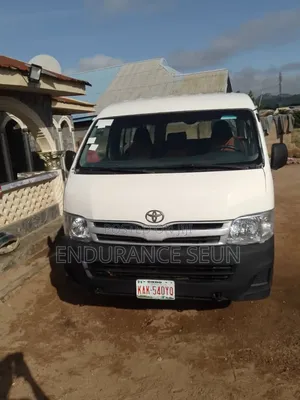 Toyota HiAce 2012 White