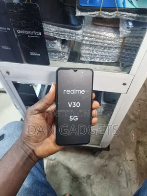 Realme V30 128 GB