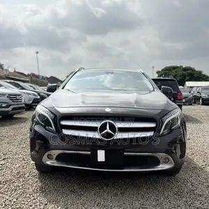 Mercedes-Benz GLA 250 2015 Maroon