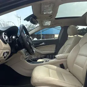 Mercedes-Benz GLA 250 2015 Maroon