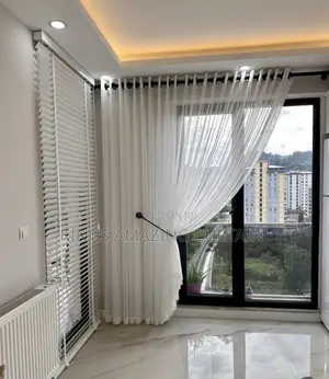Kings Royal Curtain