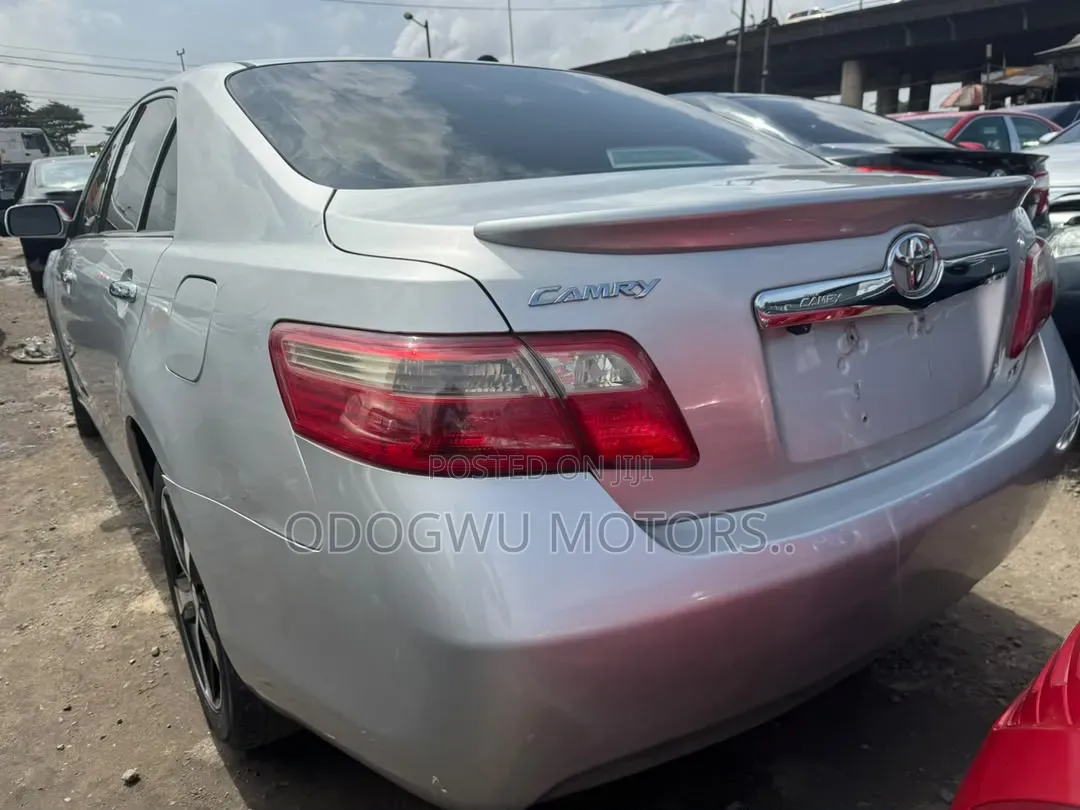 Toyota Camry 2009 Silver